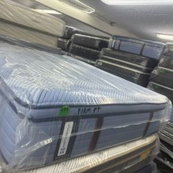 FULL SIZE SEALY POSTUREPEDIC PRO (FIRM) PILLOW TOP MATTRESS & BOX SPRING BED SET