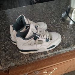 Jordan 4