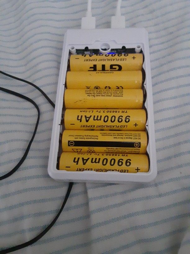 Power Bank Box And 6 Gtf 9900mah Rechargeable Batteries