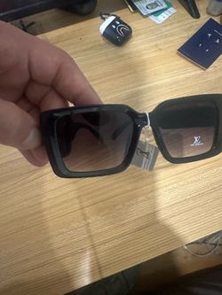 Lv glasses