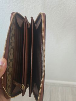 Cartera Coach