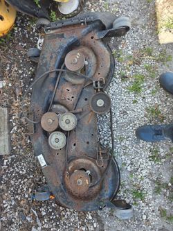 ((READ AD))((50" Troybilt/cubcadet ZEROTURN DECK)) Zeroturn Mower