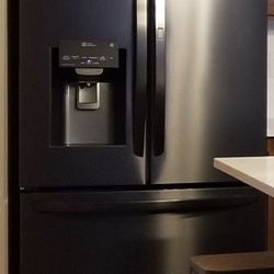 LG 28 cu.ft. Smart wi-fi Enabled Door-in-Door® Refrigerator