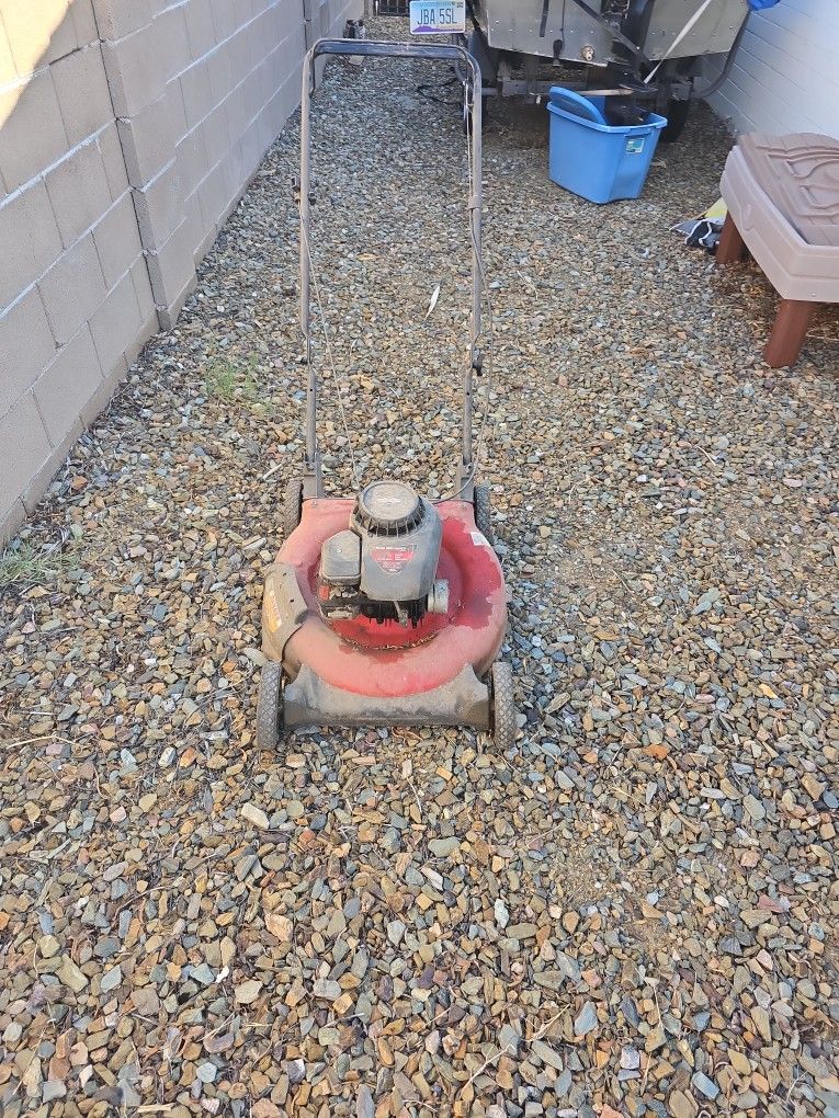21" Push Mower -Briggs & Stratton 158cc - Old