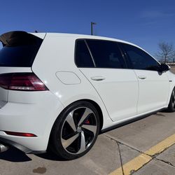 2018 Volkswagen Golf GTI SE