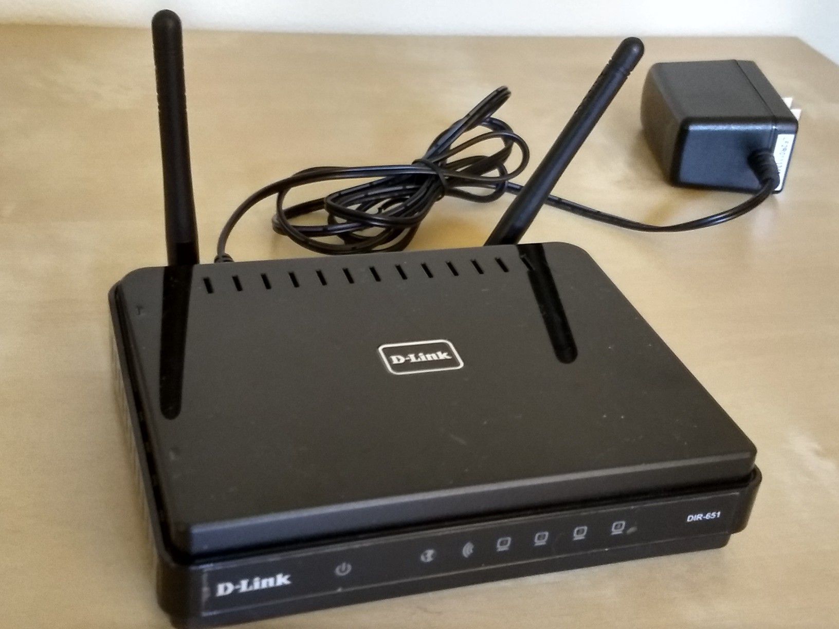 D-Link DIR 561 Wireless Gigabit router 300 N