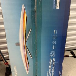 Samsung Curved Monitor 32”