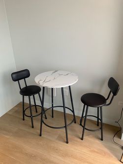 Moving Sale: Round Table + 2 Stools