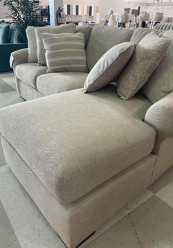 Olivia 🎉 brand new/ modern/luxury 🌼 3 piece sectional