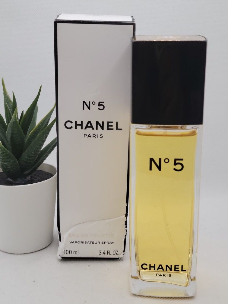 CHANEL
 
N°5 Eau de Toilette

3.4 fl 