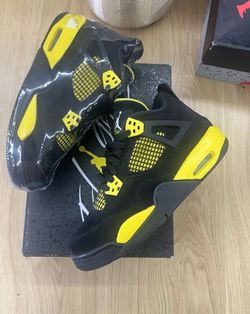 👟Nike Air Jordan 4 Retro Thunder Sneakers for Men – Black/White-Tour Yellow