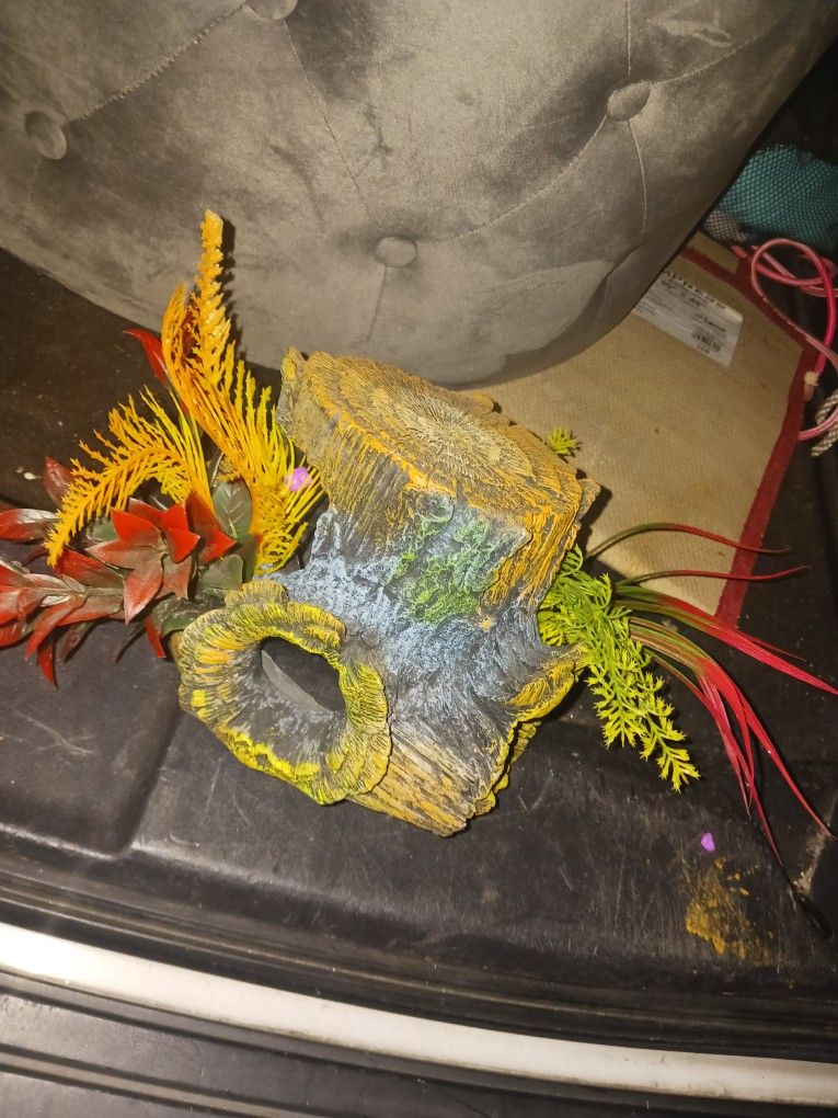 Larg Decor For Tanks Has Hide Spots Etc 8 Firm Paid 24