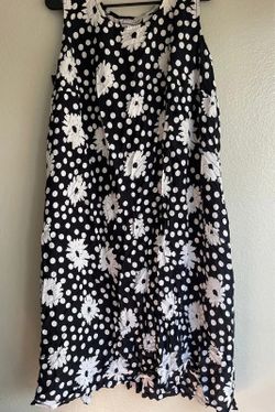 just class sleeveless Rayon Women’s Sz 16 dress featuring a bold polka-dot daisy