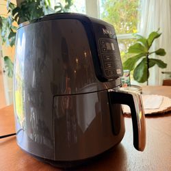Ninja Air Fryer 4 QT - Clean, Works Perfectly (Retail $120)