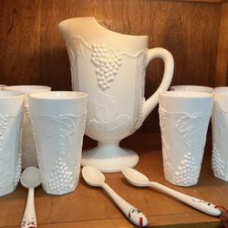 Vintage Indiana Colony Milk Glass Set.