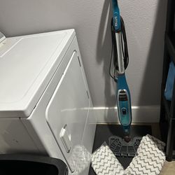 Shark Steam Mop Harldly Used Paid Over $100 Just The  Additional Pads Cost $15