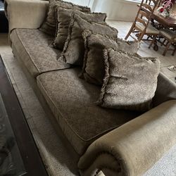 3 piece of living room set with two end tables