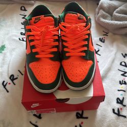 Nike Dunks 