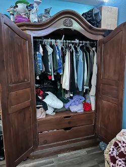 Woden closet