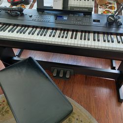 Yamaha DGX 660 Digital Piano 