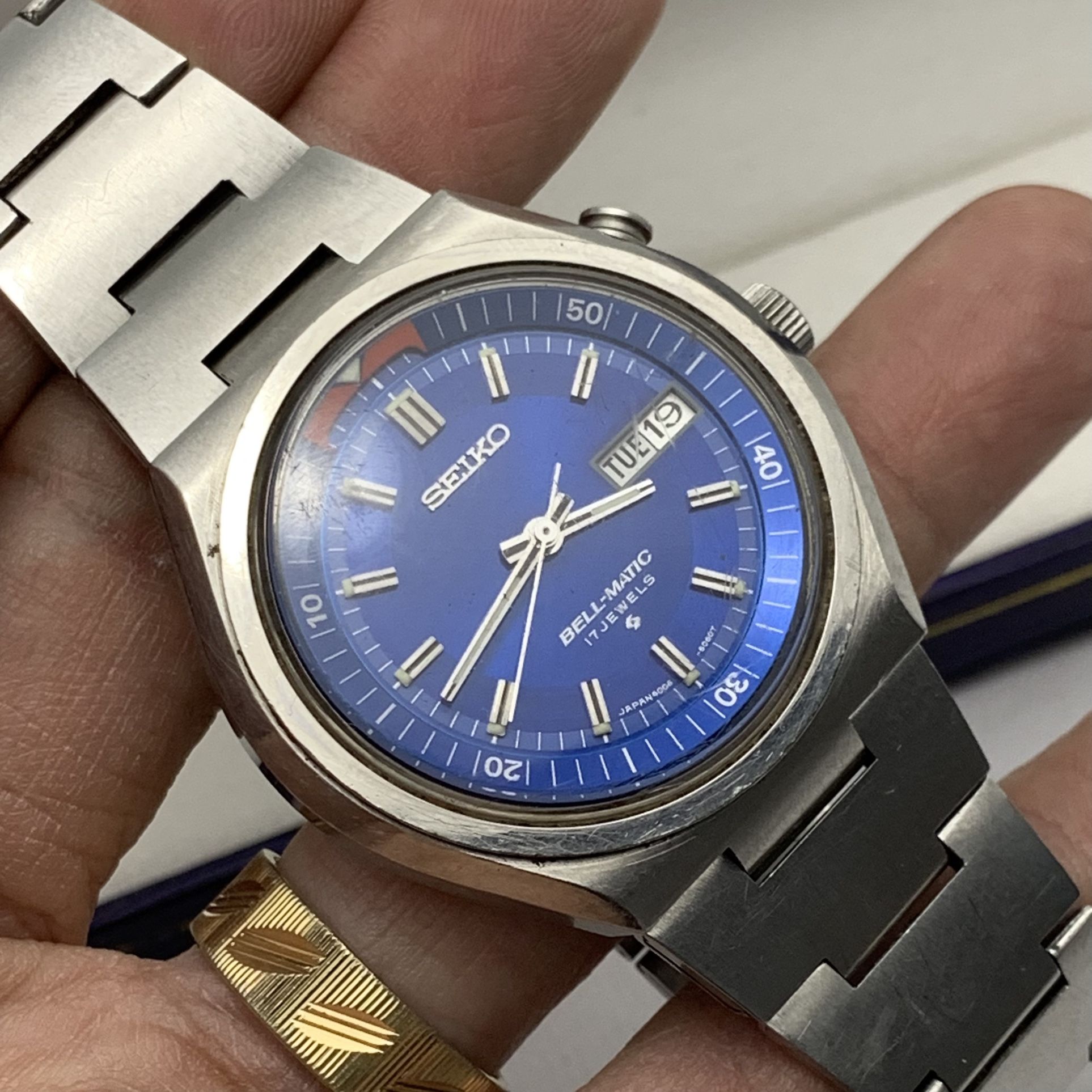 Rare Sieko Wrist Watch ~ RUNS STRONG!!!