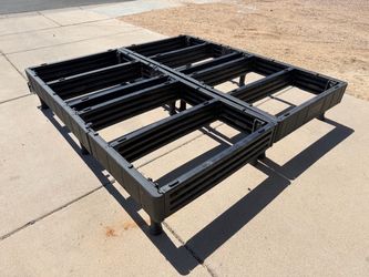 Sleep Number Black Plastic King Size Bed Frame - (LxWxH: 80” x 76” x 16”)