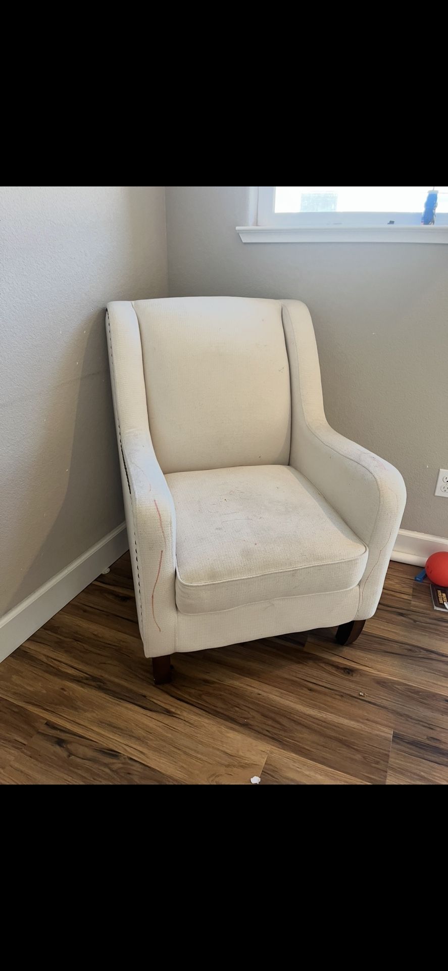 Free Oversized Chair