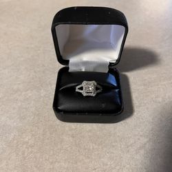 Ladies 14 Karat White Gold Diamond Engagement Ring