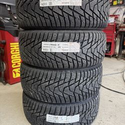 (4) - 255/55/18 Hankook Winter iPike X Snow Tires