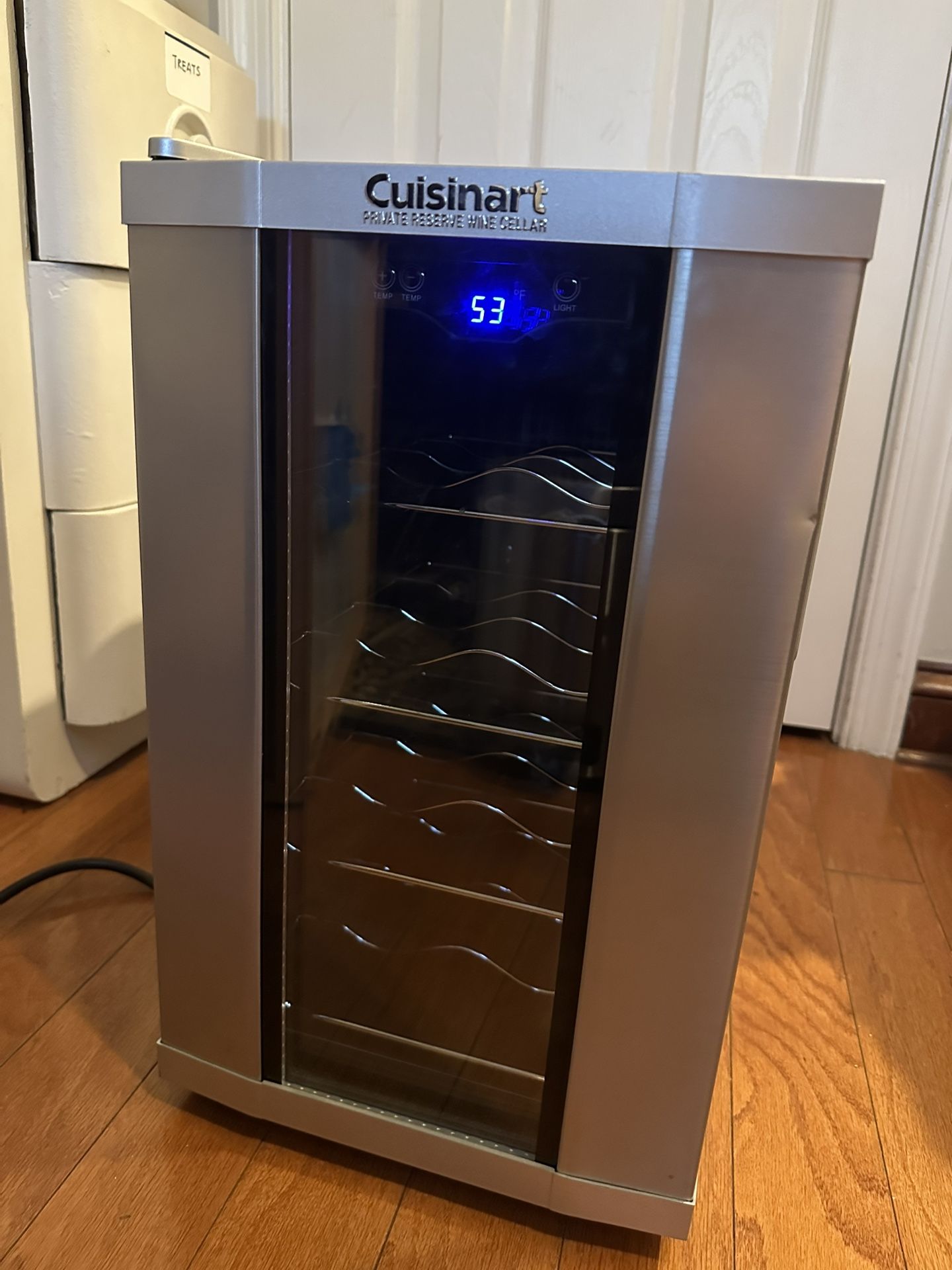 Cuisinart Wine Fridge 8-bottle Capacity