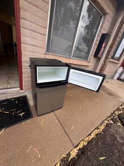 Mini fridge