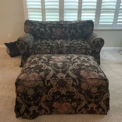 Love Seats With Ottoman 