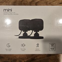 2 Blink Mini Indoor HD Cameras
