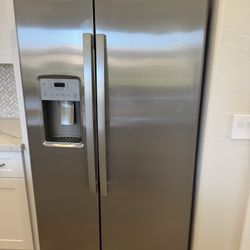 GE Side By Side Fridge - Never Used 2022/2023