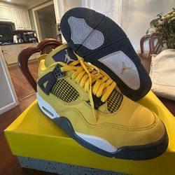Jordan 4 Retro