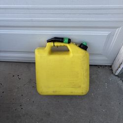 5 Gall Garage Boss Pres’N Pour Diesel Fuel Can