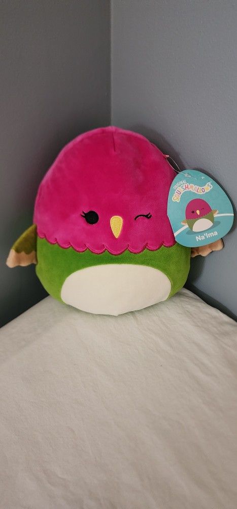 Na'lma 8" Humming Bird Squishmallow. New With Tags