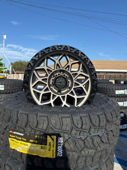 Package RIMS AND TIRES 6X139 17 / LT285/70/17 HEADWAY RT INSTALLED AND BALANCED