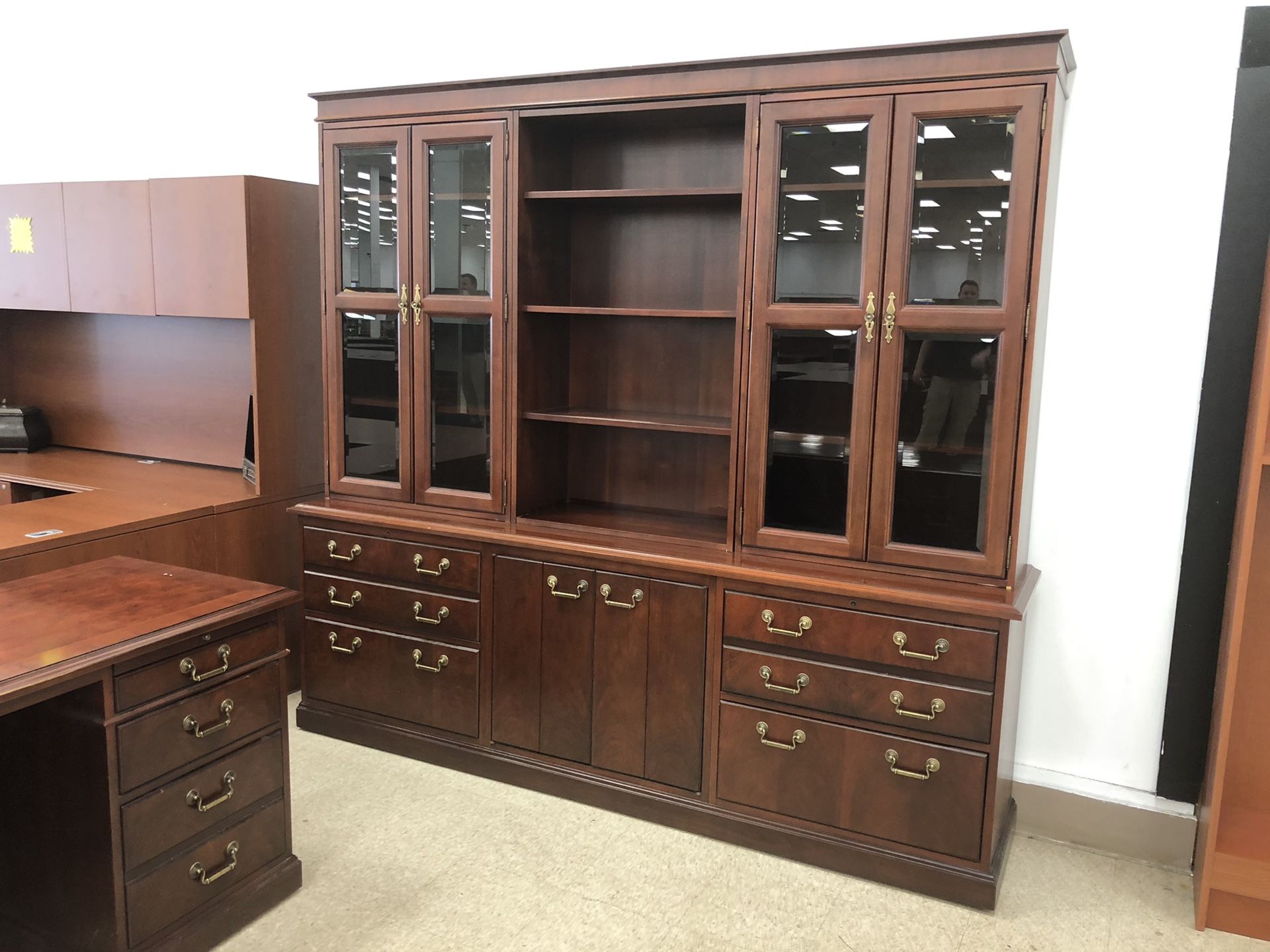 Kimball Presidential Traditional desk set for Sale in Columbus, OH