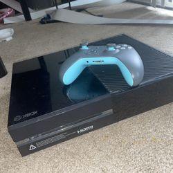 XBOX ONE 1TB WITH CONTROLLER