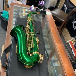 Cecilio By Mendini Alto Saxophone
