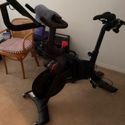 Peloton Cross Trainer Bike (like New) 