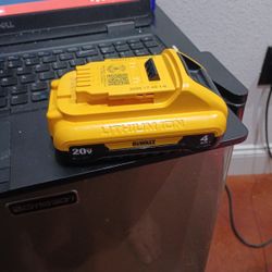 DeWalt 20v 4AH Battery I Have 2