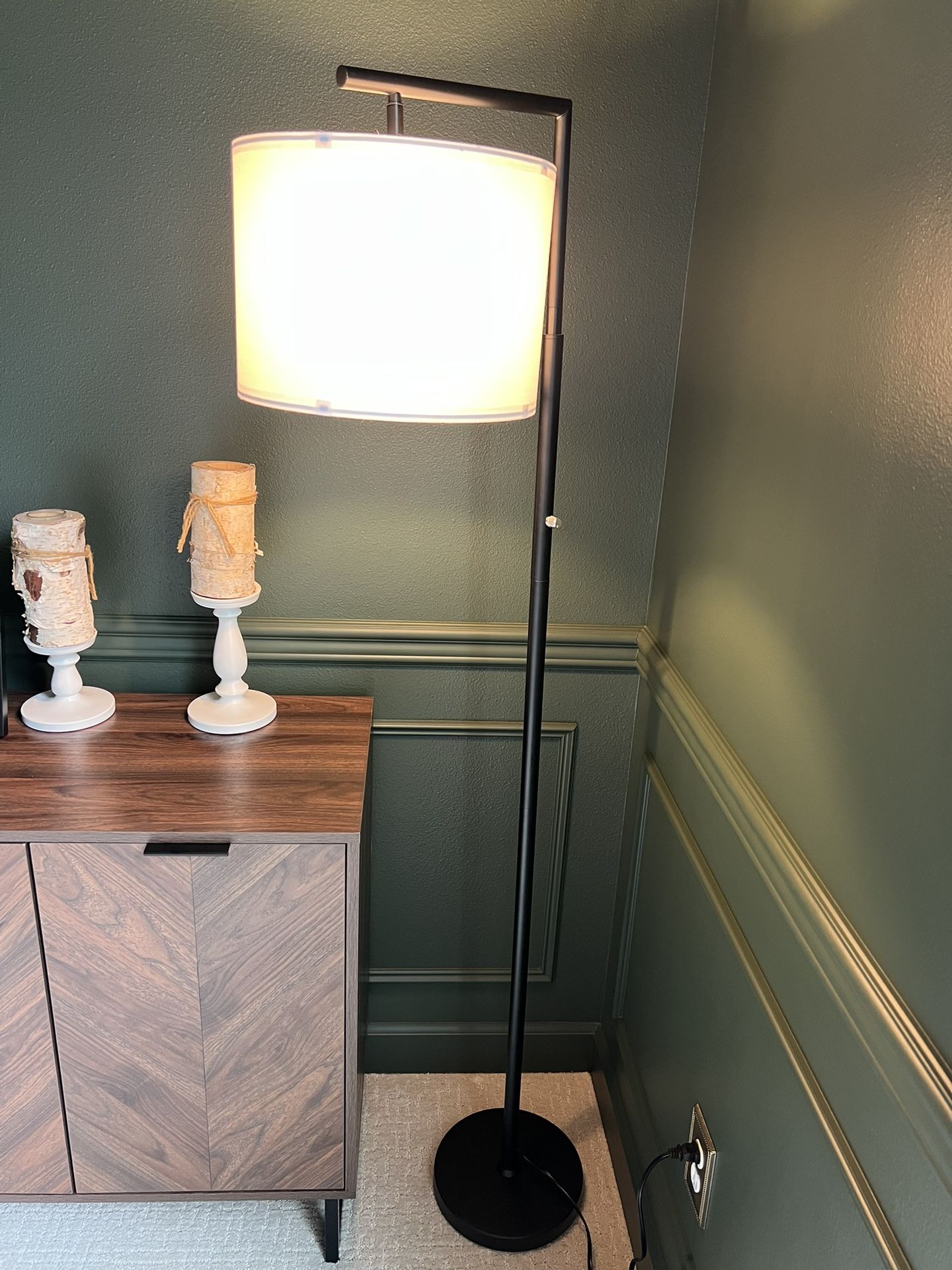 Set Of 2 Black Standing Lamps With White Lamp Shades