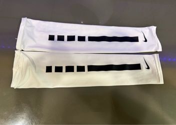 Nike basketball sleeves set