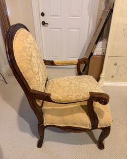 Captains chairs