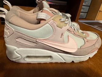 Ladies pink Nike air max size 9