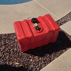 Fuel container