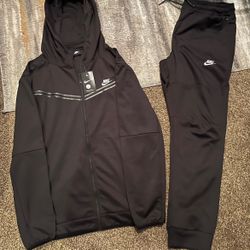 Black Men Nike Sweatsuit Size Large 