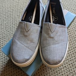 Women's Toms Parker Slip On Size 6.5